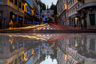 Trieste, Piazza Goldoni - Scala Dei Giganti - "Riflessi Della Frenesia Quotidiana" ~ “PREMIO INTERNAZIONALE AMBASCIATORE D’ARTE” Spoleto Arte