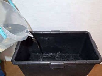 Wasser für Flüssigtapete