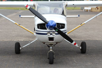 Cessna 150 D-EIVM front