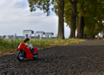 Poller Wiesen, Köln, Kranhäuser, Lego Minifigur, Motorrad