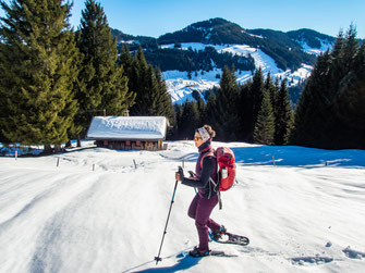 chneeschuhtour über mehrere Gipfel der Nagelfluhkette im Allgäu mit Winterpanorama