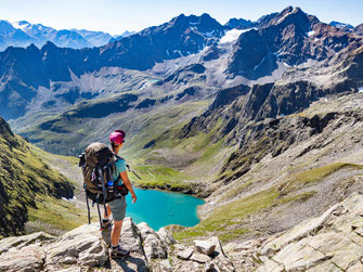 Hochalpine Szenerie der Pitztalrunde in den Ötztaler Alpen mit Seen, Gipfeln und Geröllfeldern