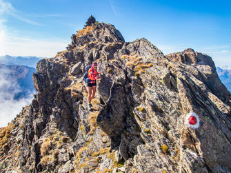 Gratverlauf des Ludwigsburger Grats hoch über dem Pitztal mit Blick auf die umliegenden Gipfel