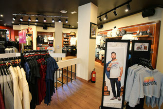 Reforma tienda de merchandising