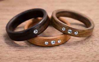 Verlobungsringe Holz mit Swarovski Kristallen kaufen 