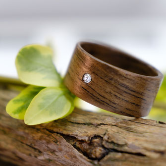 Ehering, Hochzeitsring, Verlobungsring, Holzring mit Swarovski Kristall, Holzringe