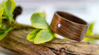 alternative Eheringe & Verlobungsringe aus Holz, Holzringe kaufen Hochzeitsringe