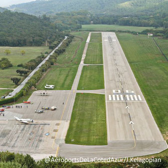 Vue aérienne de l'aéroport de La Mole St Tropez