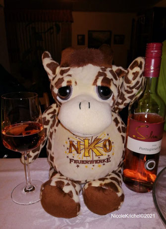 NKO Feuerwerke Graffe Wein trinken