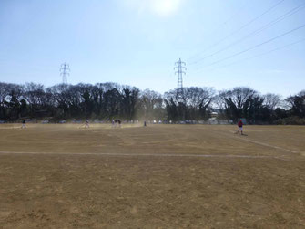 　　　　　砂塵で度々の中断