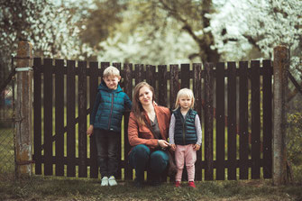 Fotograf für Familienaufnahmen mit Kindern, Gruppenfotos mit Oma, Opa, Mutter und Vater, authentische Bilder mit Verwandten und Freunden