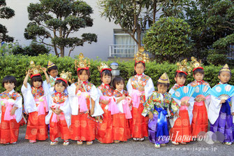 愛らしいお稚児さん達の写真を約280カット掲載(予定)