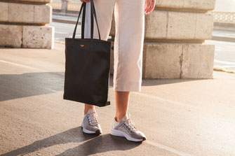 eshop maroquinerie atelier la colombe petit sac cabas cuir marron lisere bleu fait main paris sellier leather shopping bag made in france antoine alves