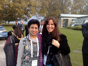Alexandra Hold-Ferneck con Selja Kumari, Ministro del Turismo- India