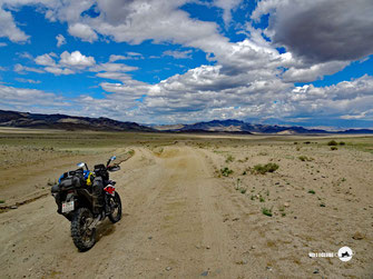 Mit dem Motorrad von der Mongolei nach Europa, Mongolei, Sandpiste, KTM 690 Enduro