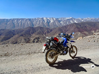 Mit dem Motorrad in Marrokko, Atlas Gebirge, Tizi n‘Ait Imi Pass, Suzuki DRZ400 S
