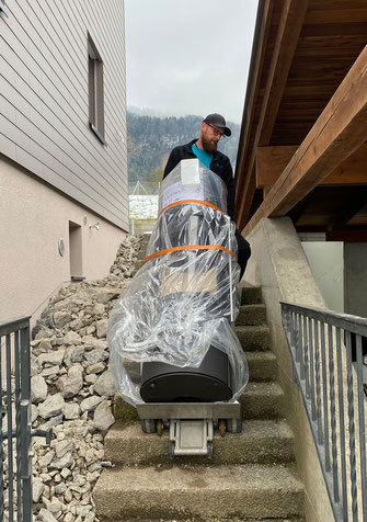 Wir sind Ihr Experte für Ofenbau und Cheminéeöfen. Mit unserer Erfahrung gestalten wir maßgeschneiderte Lösungen, die Wärme und Stil in Ihr Zuhause bringen. Vertrauen Sie auf unsere Kompetenz für hochwertige, langlebige und ästhetische Ofensysteme, die pe