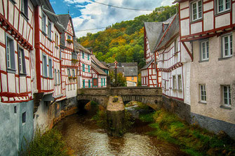 Blick über die Elzbrücken in Monreal © Jutta M. Jenning/mjpics.de