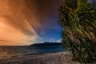 Sonnenuntergang an einer Bucht in Langkawi © Jutta M. Jenning