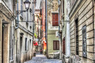 Malerische Gasse in Piran © Jutta M. Jenning ♦ mjpics.de