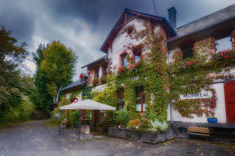 Historischer Bahnhof in Monreal-Restaurant Stellwerk © Jutta M. Jenning