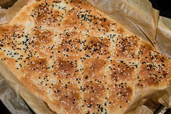 Türkisches Fladenbrot in Backform