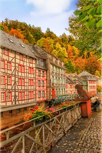 Fachwerkhäuser an der Rur in Monschau © mjpics.de