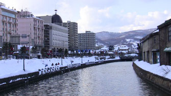 冬の小樽運河、違った風情があります