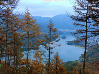 足和田山からの西湖