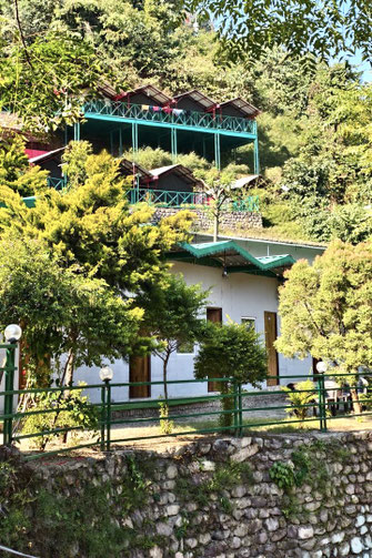 Maasa Retreat & Resort: Yoga, Erholung und Unterkunft in Shivpuri am Ganges