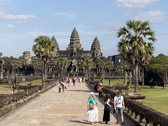 Auf dem Weg zum Angkor Wat... 