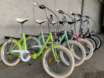 Singlespeed Bikes sind Fahrrder ohne Gangschaltung, die dadurch leicht und schnell sind. Eine Unterkategorie des Singlespeed Bikes ist das Fixie-Bike, bei Singlespeed Bike Test auf davidebenjamin.com | Test & Vergleich 2020