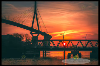 sonnenuntergangs-skyline-mit-koehlbrandbruecke-hamburg-wandbilder-1779