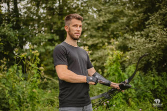 BEARPAW-Chef Tim Beier | Bogenbauer aus Rossach in Franken | Hersteller BEARPAW Bows