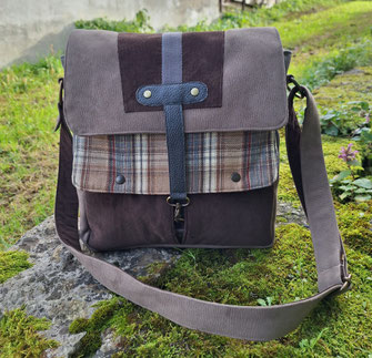 besace original pour homme, sac à bandoulière multimatières fabriqué artisanalemnt