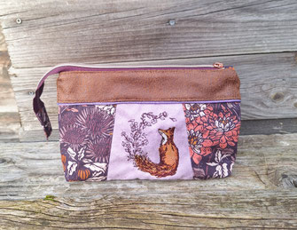 grande trousse de toilette pour femme, trousse de voyage pochette à maquillage, broderie renard tissu aubergine avec fleurs, faux cuir camel , idée cadeau femme