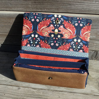 intérieur grand portefeuille femme, tissu avec écureuils colorés, création artisanale française