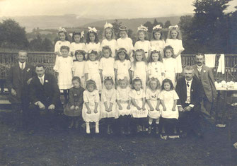 Bild: Wünschendorf Erzgebirge Schulklasse 1920 Lehrer Gey
