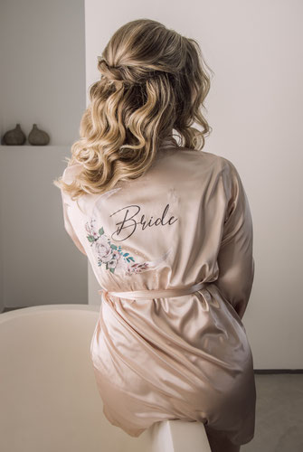 kimono for getting ready moment for wedding day, best personal gift