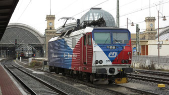 CD 371 201 (ex DB 180 001) at 09.12.2016 in Dresden Hbf
