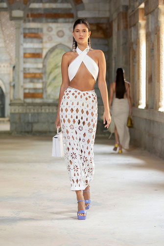 Georges Hobeika Ready to Wear Sommer 2022 Ready to Wear Spring Summer Collection 2022 | Diese herrliche Frühjahr Sommer-Kollektion des libanesischen Designers Georges Hobeika möchte ich Euch natürlich nicht vorenthalten | Stil & Eleganz in seiner schönsten Form | Hot Port Life & Style | 30+ Style Blog