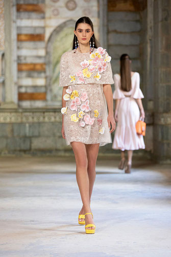 Georges Hobeika Ready to Wear Sommer 2022 Ready to Wear Spring Summer Collection 2022 | Diese herrliche Frühjahr Sommer-Kollektion des libanesischen Designers Georges Hobeika möchte ich Euch natürlich nicht vorenthalten | Stil & Eleganz in seiner schönsten Form | Hot Port Life & Style | 30+ Style Blog