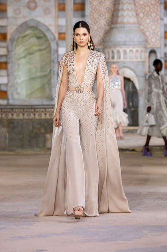 Georges Hobeika Ready to Wear Sommer 2022 Ready to Wear Spring Summer Collection 2022 | Diese herrliche Frühjahr Sommer-Kollektion des libanesischen Designers Georges Hobeika möchte ich Euch natürlich nicht vorenthalten | Stil & Eleganz in seiner schönsten Form | Hot Port Life & Style | 30+ Style Blog