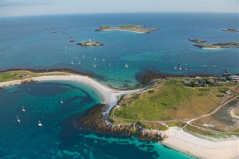 Vue aerienne des Glenans et ses eaux turquoises - road trip 3 jours