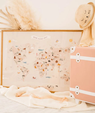 Weltkarte rosa Kinderzimmer Poster Bild www.canenya.de