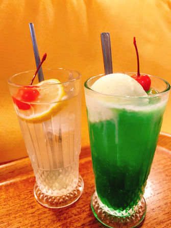 クリームソーダとレモンスカッシュ