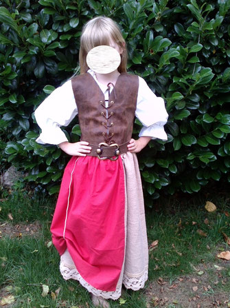Ein nicht ganz originalgetreues Marketenderinnen-Kleid fürs Frundsbergfest in Mindelheim