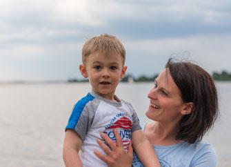 Familienfotos im Freien - Elbstrand