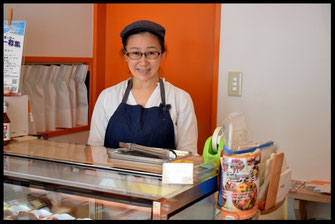 タルトとフランス菓子の専門店『プチ・ラパン』の店内写真