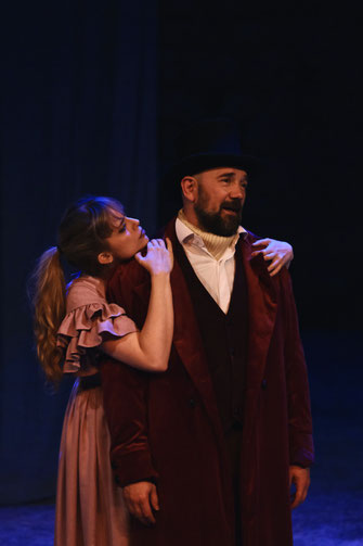 Claire Faurot - Comédienne - Musicienne - Compagnie Chouchenko